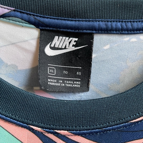 Nike Colourful Crop T -Shirt - Picture 3 of 7